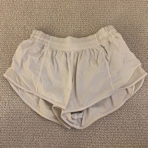 Lulu Lemon hottie hot shorts